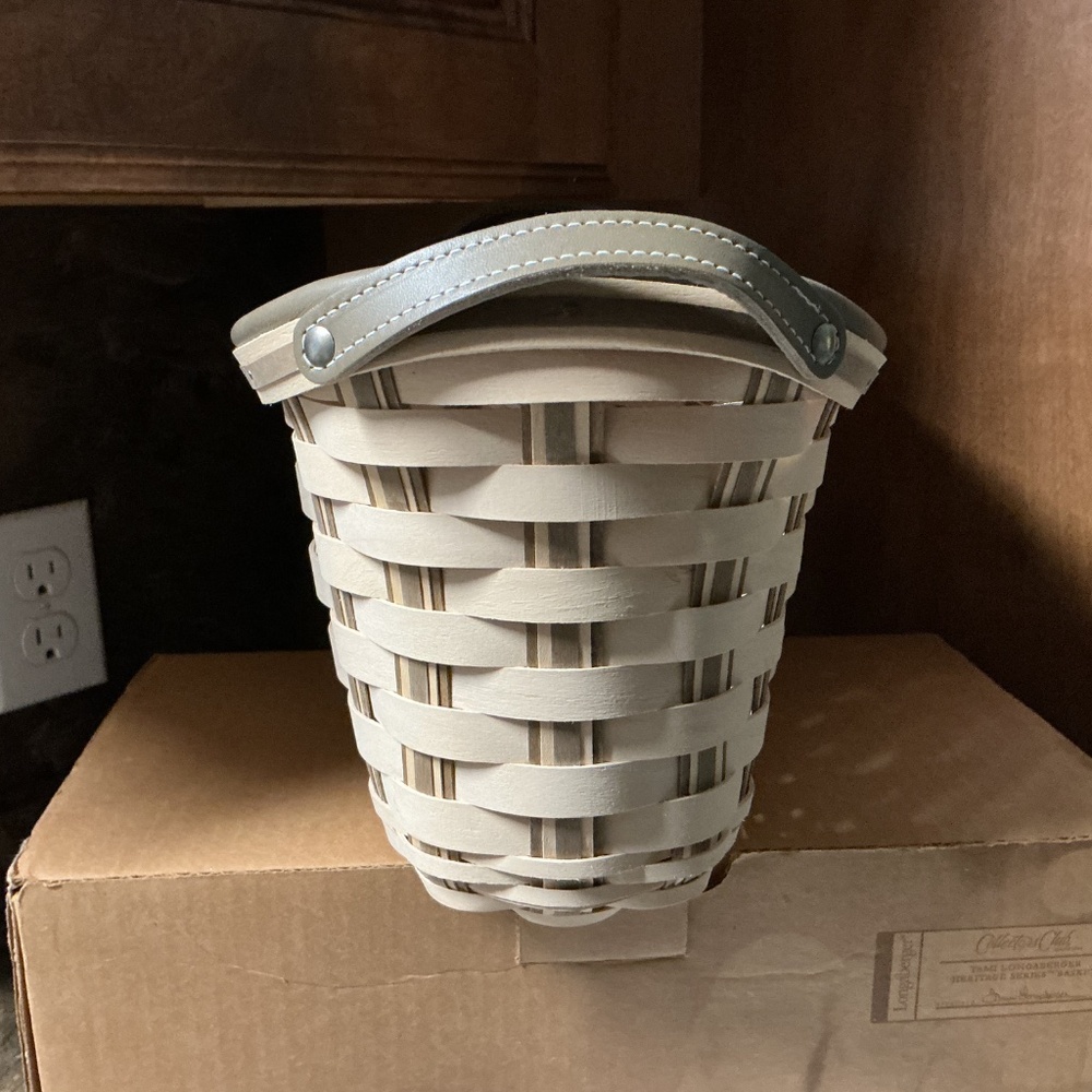 Longaberger Collectors Club Tami Longaberger Heritage Basket Combo - Picture 5 of 10